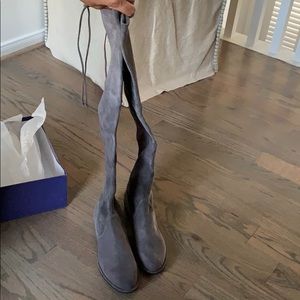 Gray suede Lowland boots